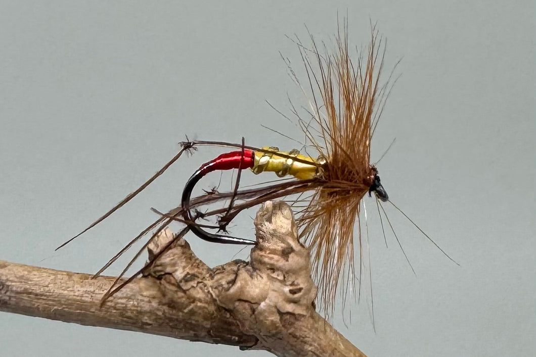 Ginger hopper with red butt x 3   (Barbed & Barbless)