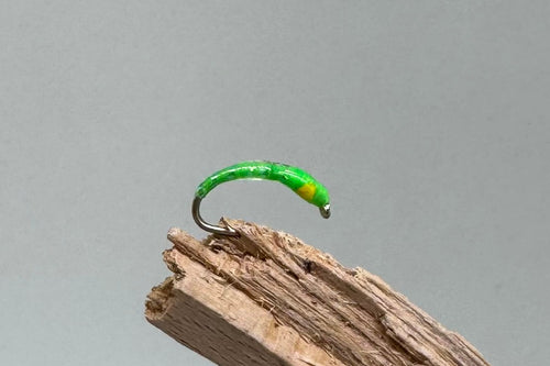 Green with yellow round cheeks  x 3  (Barbed)