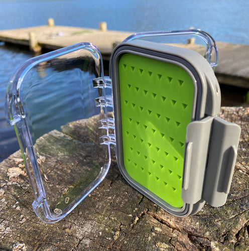 Pocket size silicon double sided waterproof fly box