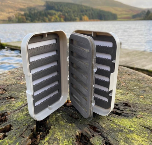 Grey swingleaf fly box